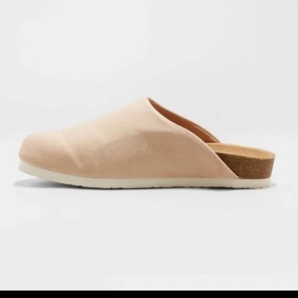 Universal Thread Women's Bev Slip-Ons - Picture 2 of 3